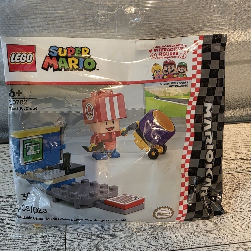 LEGO Super Mario Pit Crew Set with Red and Blue